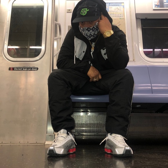 Meet your Posher, Monday - Picture 2 of 12